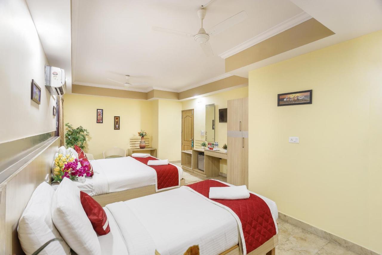 Hotel Octave Royal Opera Bangalore Esterno foto